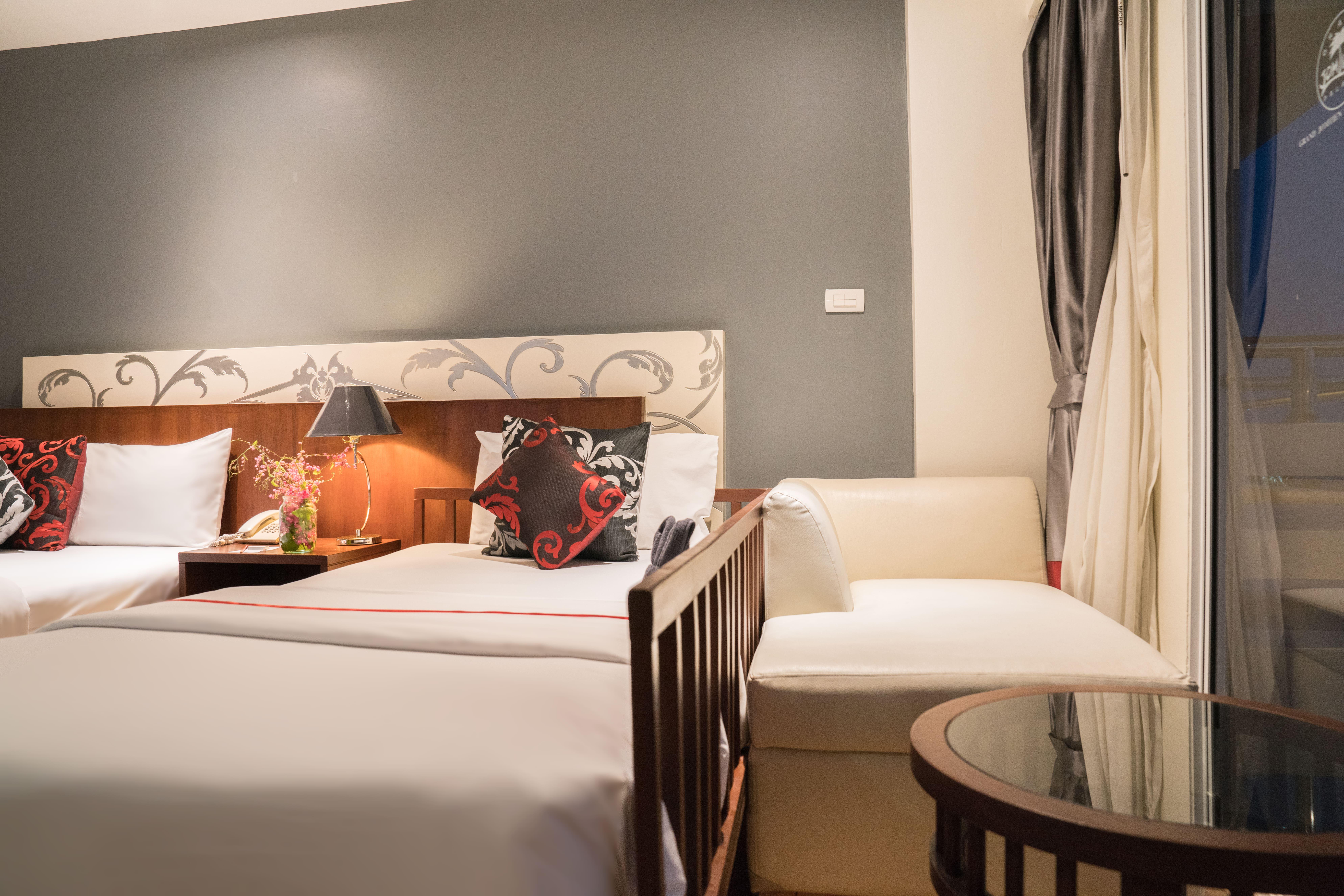 Grand Jomtien Palace Hotel - Sha Extra Plus Extérieur photo