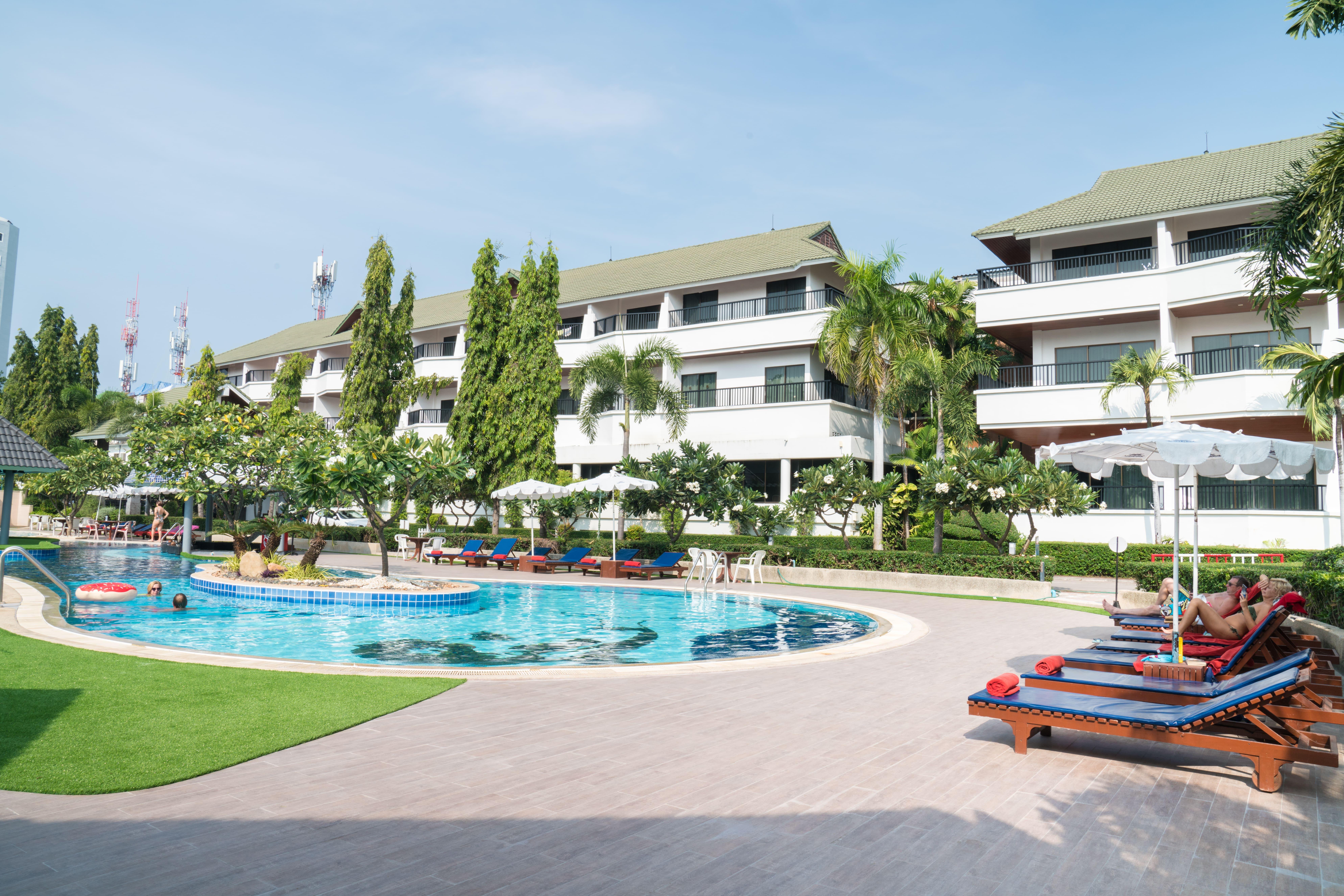 Grand Jomtien Palace Hotel - Sha Extra Plus Extérieur photo