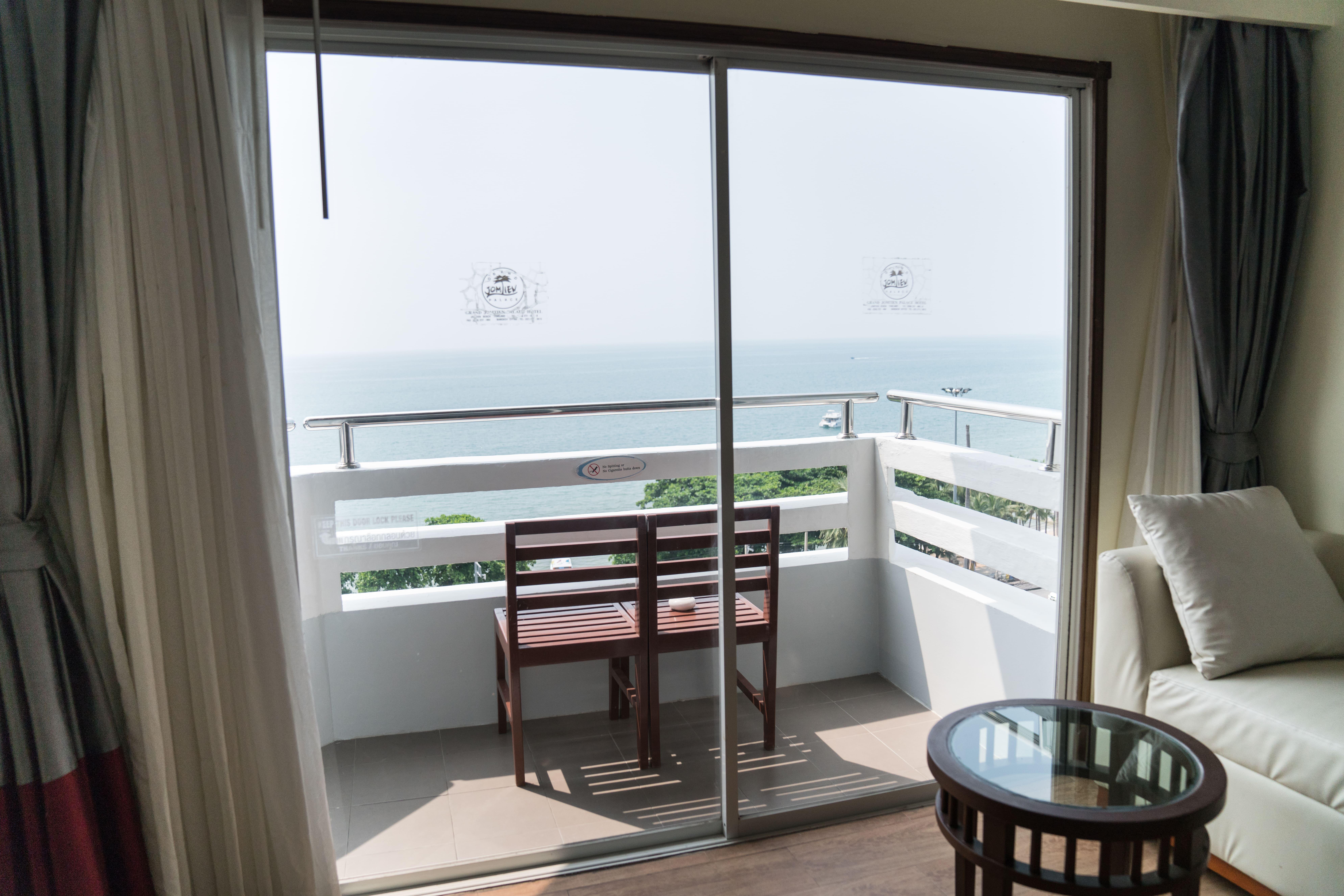 Grand Jomtien Palace Hotel - Sha Extra Plus Extérieur photo