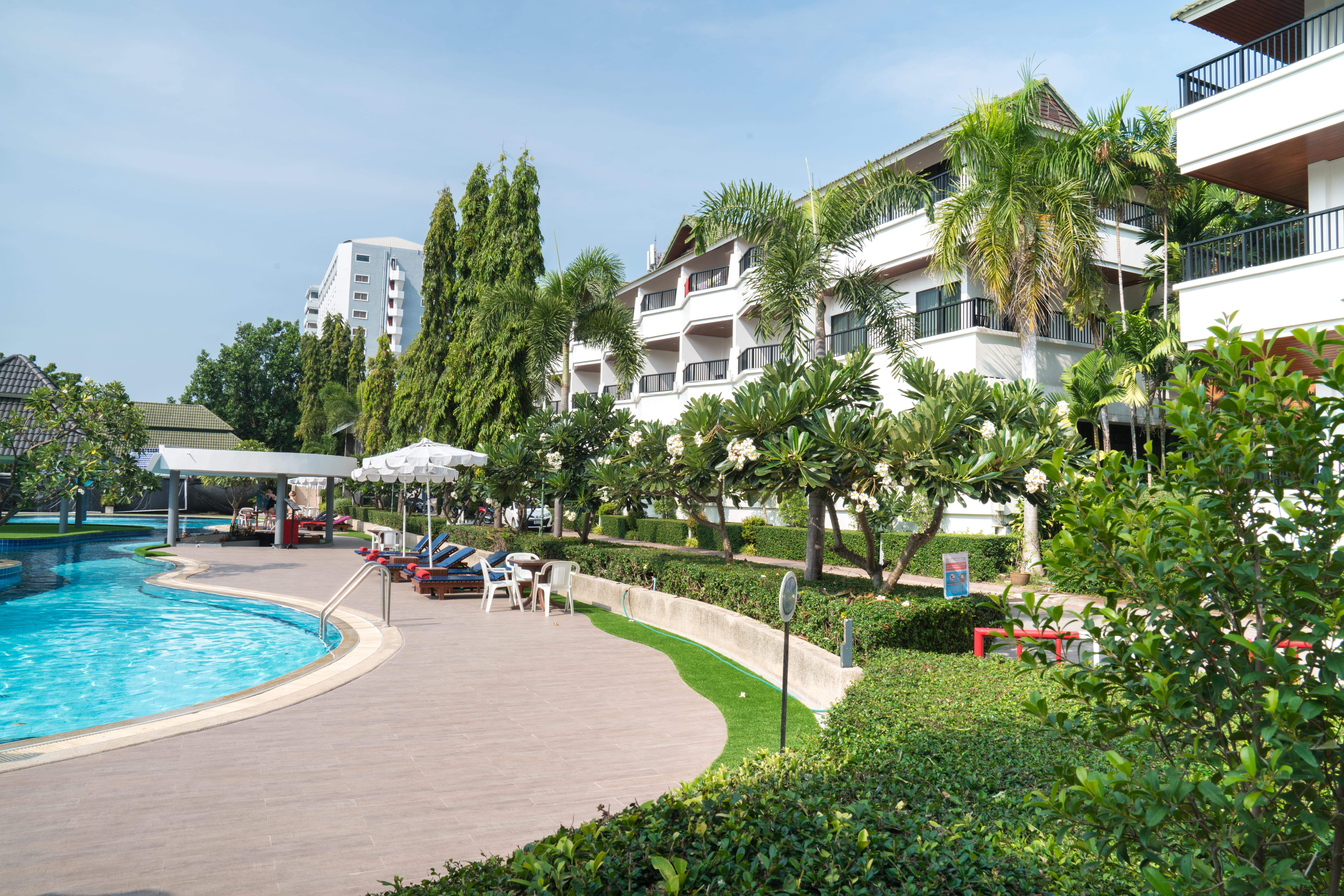 Grand Jomtien Palace Hotel - Sha Extra Plus Extérieur photo
