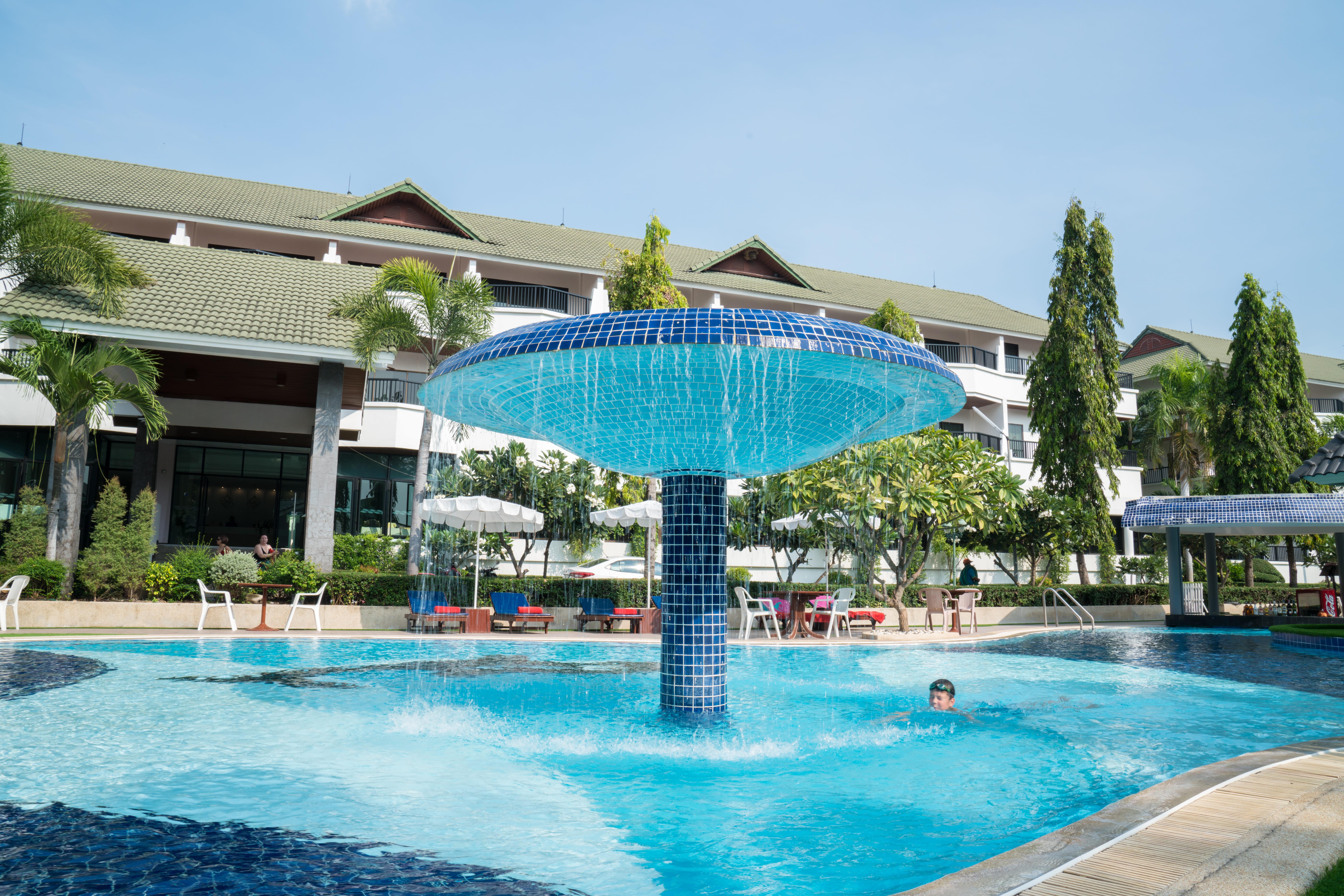 Grand Jomtien Palace Hotel - Sha Extra Plus Extérieur photo