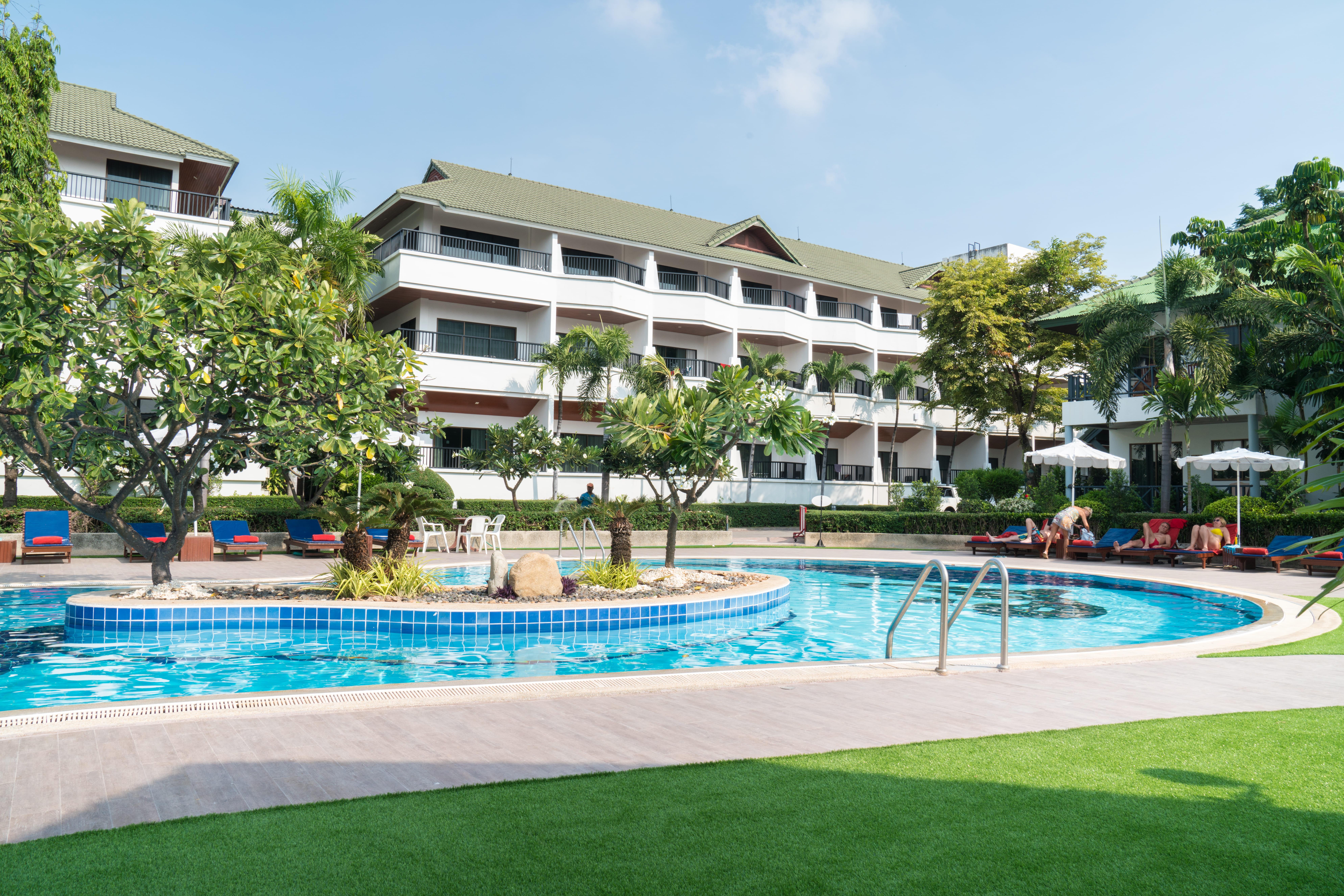 Grand Jomtien Palace Hotel - Sha Extra Plus Extérieur photo