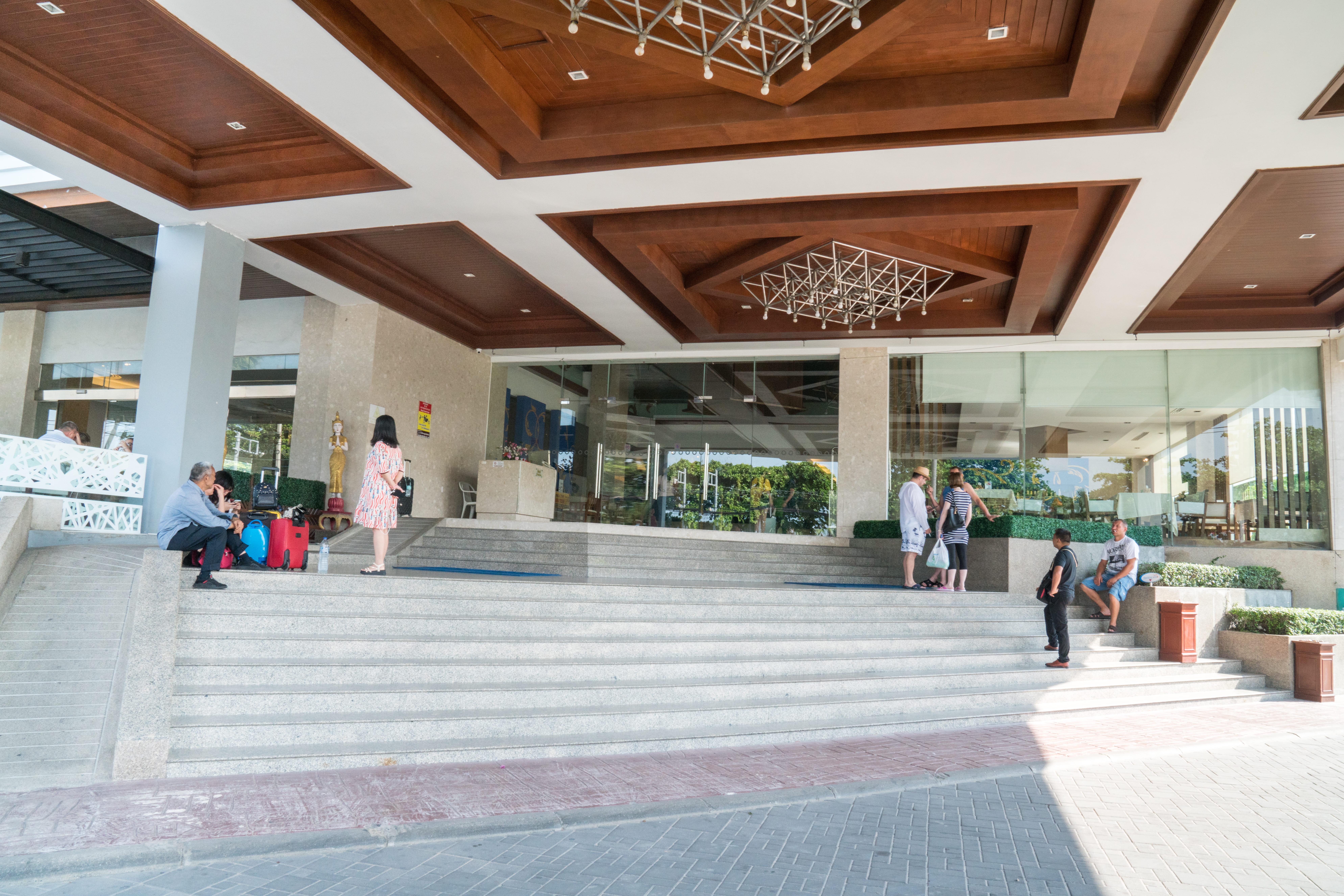 Grand Jomtien Palace Hotel - Sha Extra Plus Extérieur photo