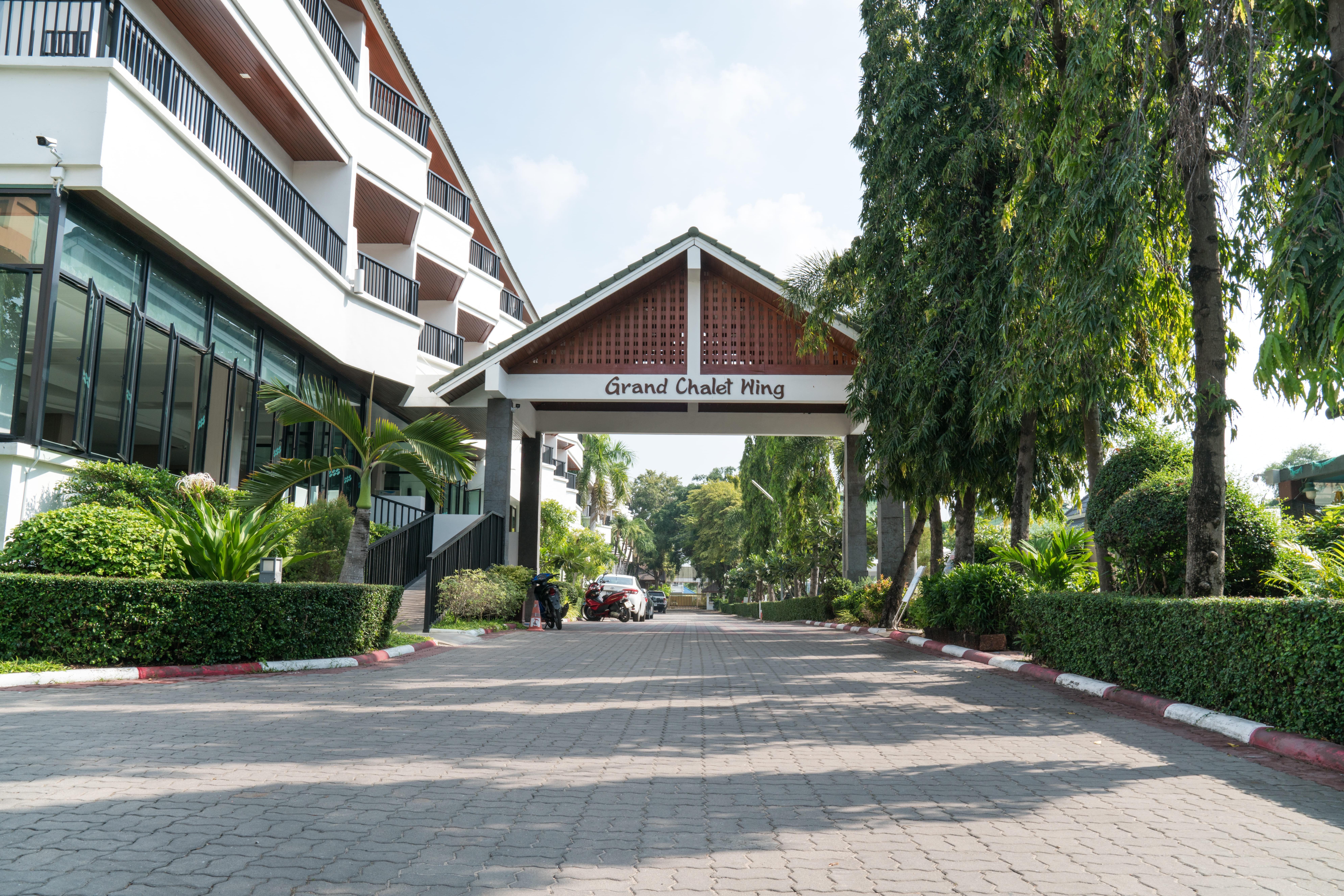 Grand Jomtien Palace Hotel - Sha Extra Plus Extérieur photo