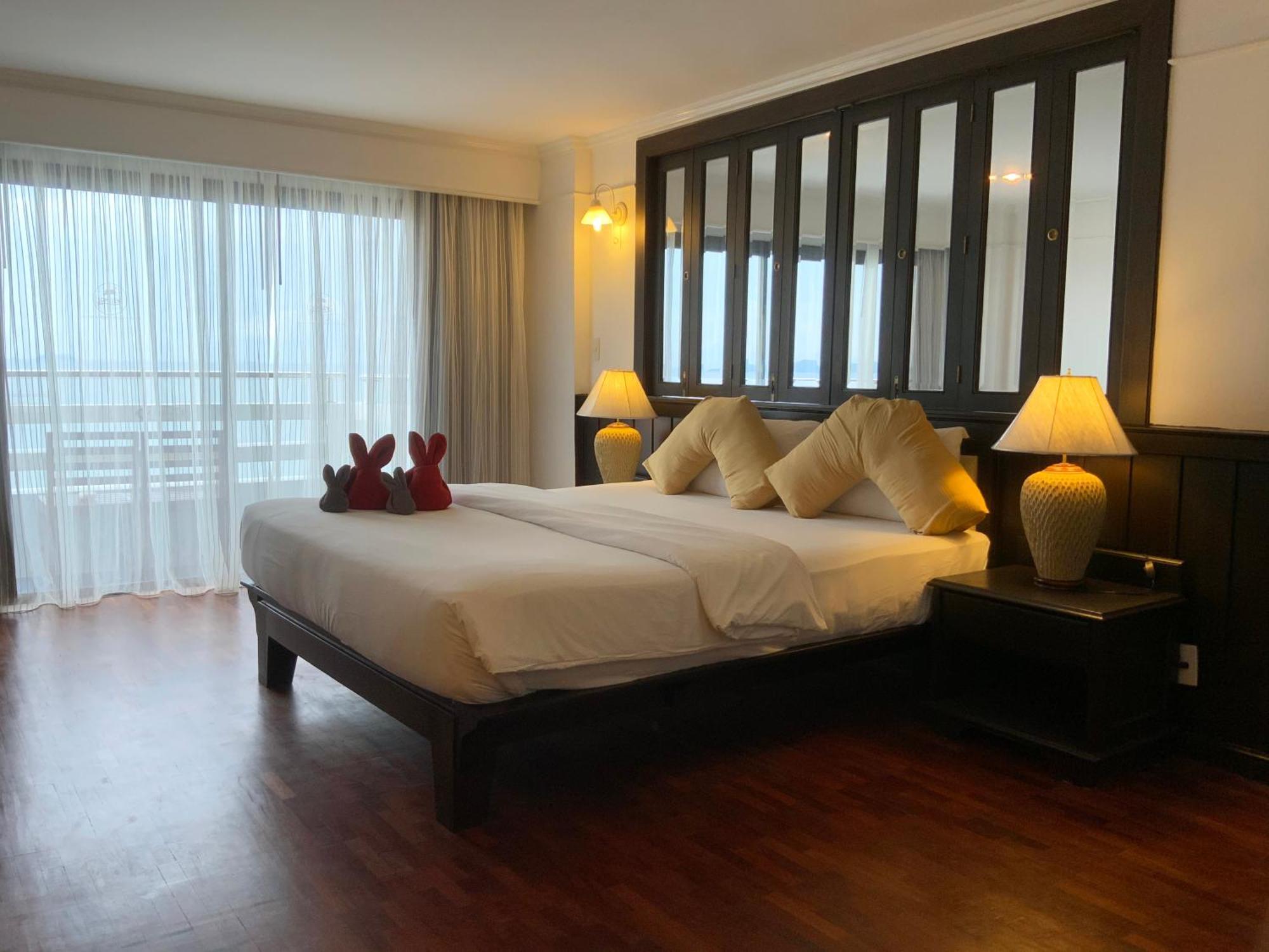 Grand Jomtien Palace Hotel - Sha Extra Plus Extérieur photo