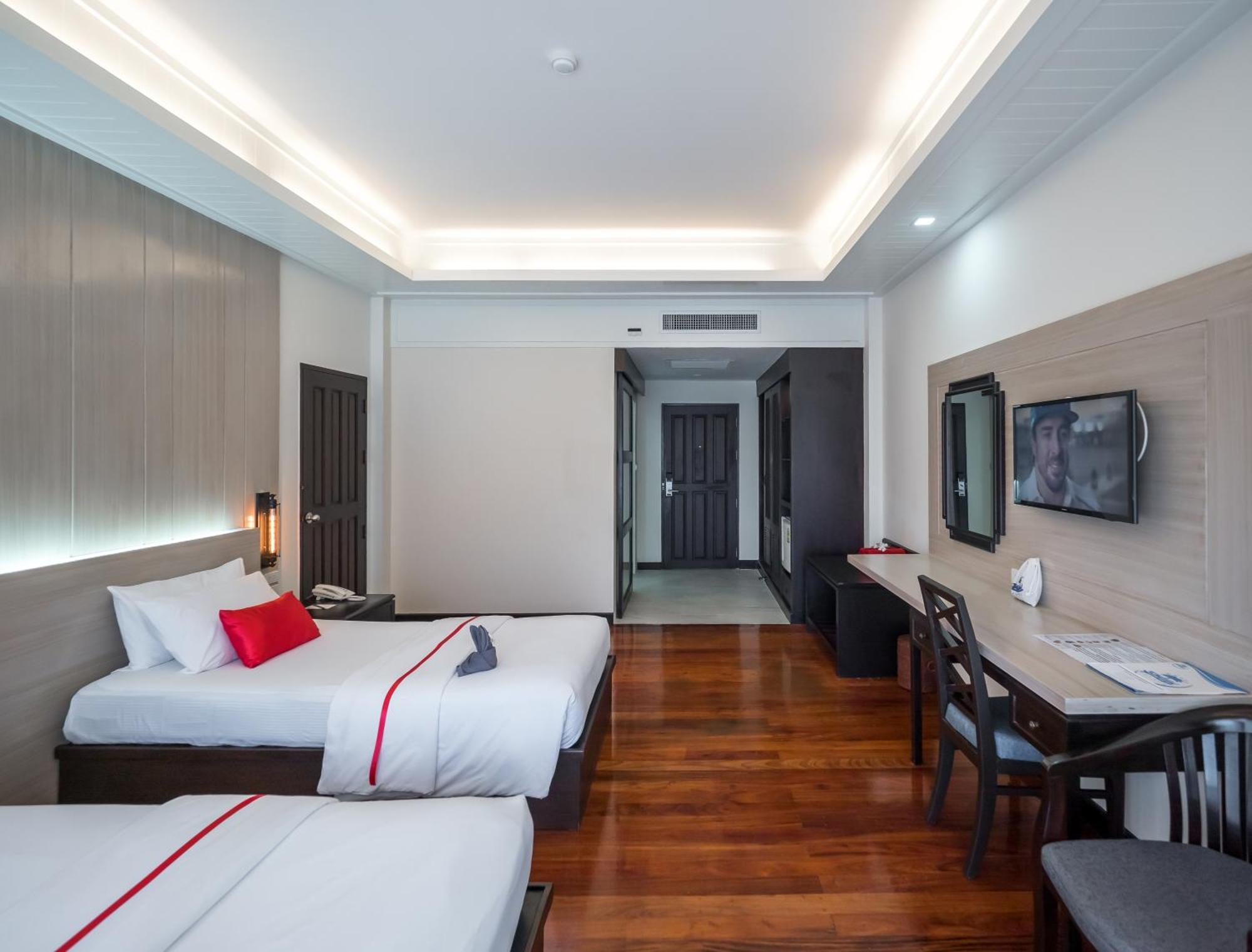 Grand Jomtien Palace Hotel - Sha Extra Plus Extérieur photo