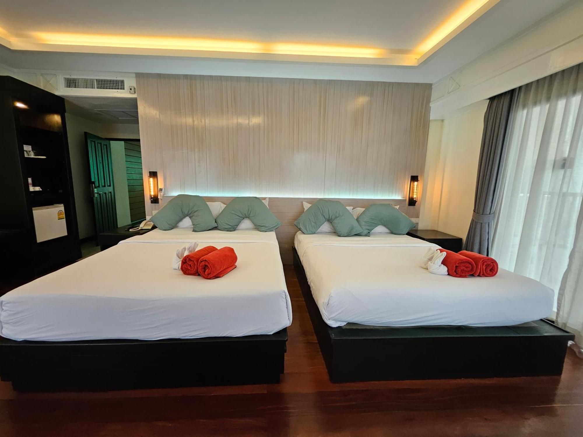Grand Jomtien Palace Hotel - Sha Extra Plus Extérieur photo